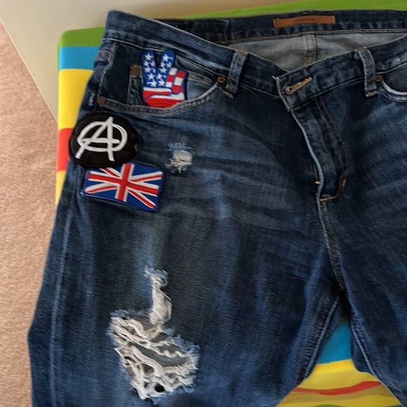 Joes size 31 vintage jeans many cool patches ripped legs very comfortable - Picture 3 of 3
